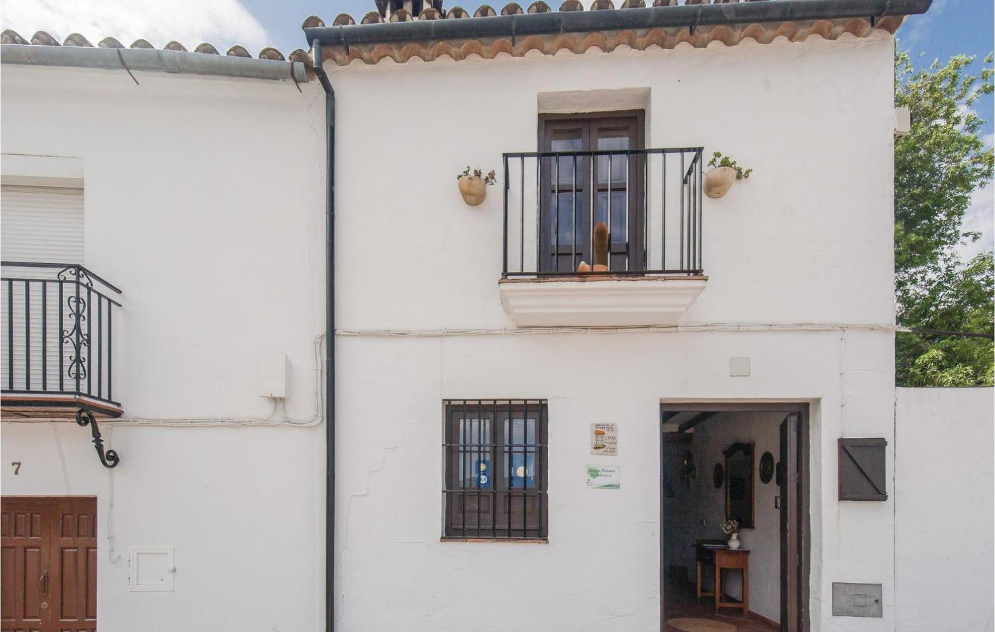 Cozy Home In Zahara De La Sierra With Kitchen Exterior photo